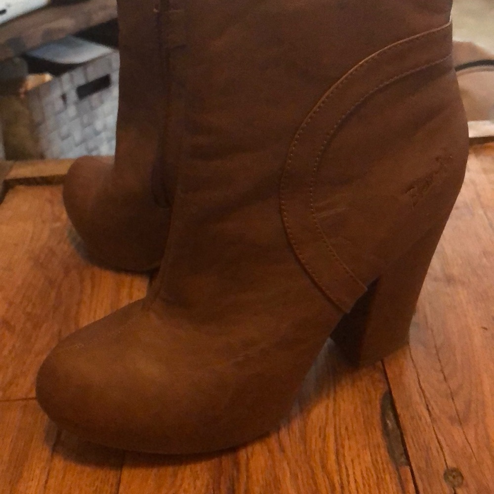 Women’s Tan Heeled Ankle Boot